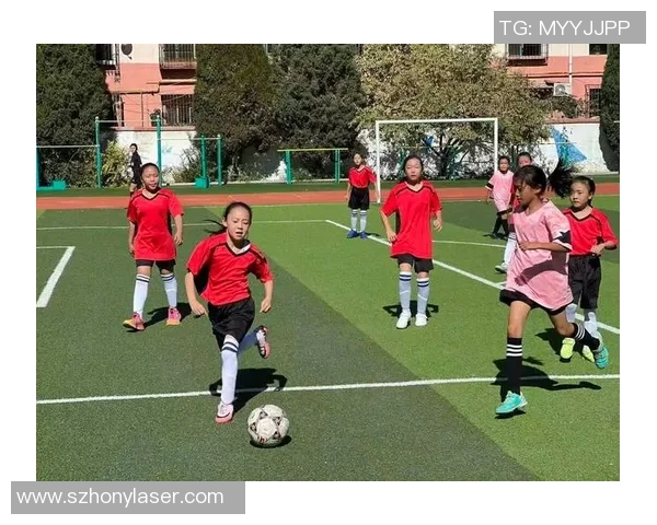 带字的足球明星们如何在绿茵场上书写传奇与荣耀的故事